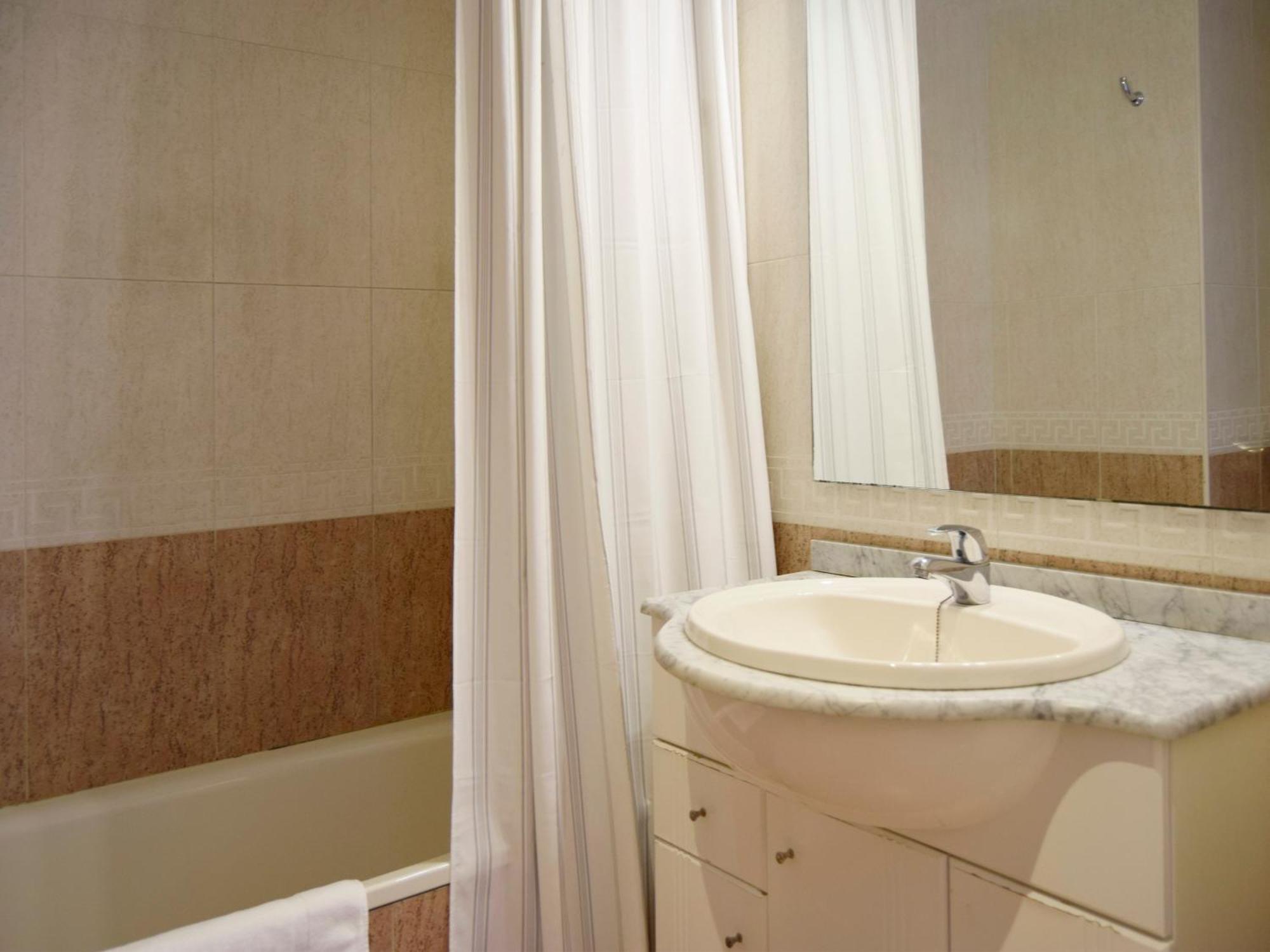 Apartamentos El Pilar Suites 3000 Zaragoza Exterior foto